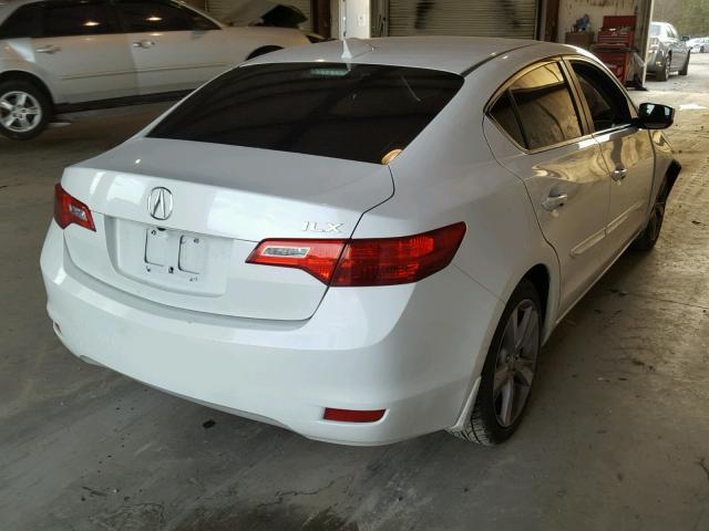 19VDE2E56DE001047 - 2013 ACURA ILX 24 PRE WHITE photo 4