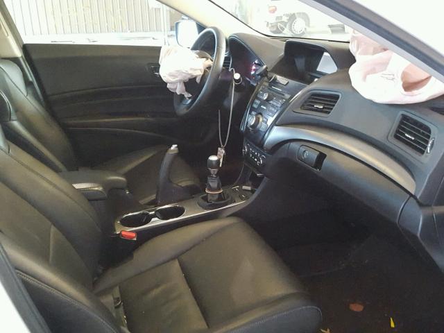 19VDE2E56DE001047 - 2013 ACURA ILX 24 PRE WHITE photo 5