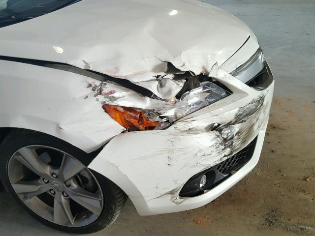 19VDE2E56DE001047 - 2013 ACURA ILX 24 PRE WHITE photo 9