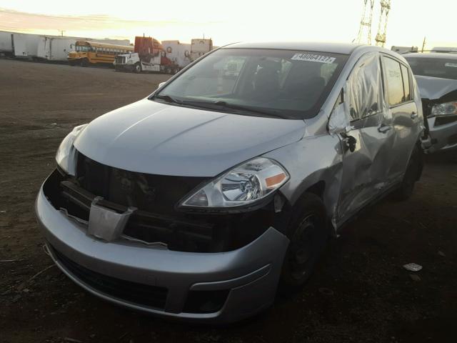 3N1BC13E59L388715 - 2009 NISSAN VERSA S SILVER photo 2