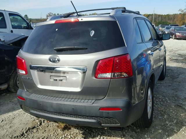 5XYKT3A66DG417899 - 2013 KIA SORENTO LX GRAY photo 4