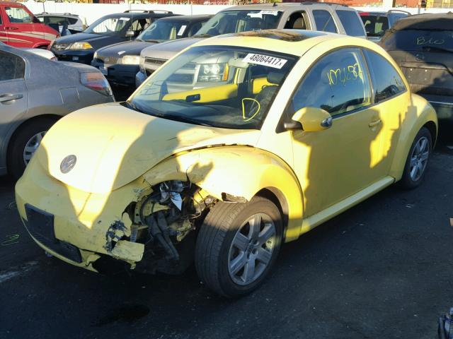 3VWRG31C87M514728 - 2007 VOLKSWAGEN NEW BEETLE YELLOW photo 2