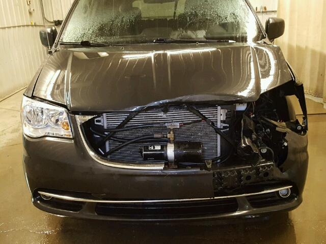 2A4RR8DG1BR618126 - 2011 CHRYSLER TOWN & COU CHARCOAL photo 9