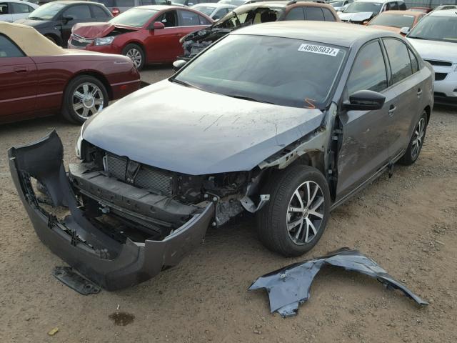 3VWD67AJ7GM375274 - 2016 VOLKSWAGEN JETTA SE GRAY photo 2