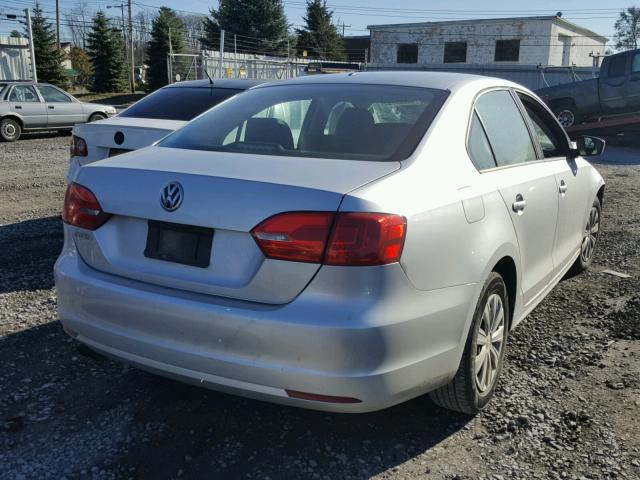 3VW2K7AJ5DM291064 - 2013 VOLKSWAGEN JETTA BASE SILVER photo 4