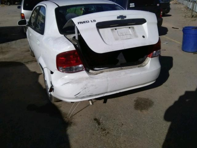 KL1TD56676B580779 - 2006 CHEVROLET AVEO BASE WHITE photo 9