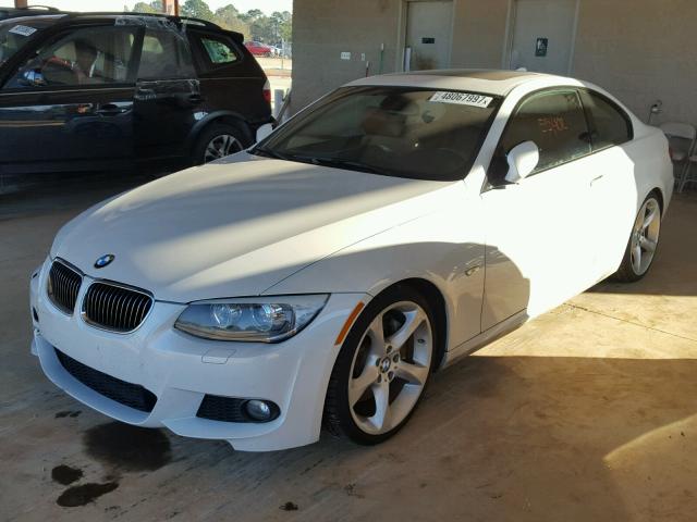 WBAKG7C58DJ438122 - 2013 BMW 335 I WHITE photo 2