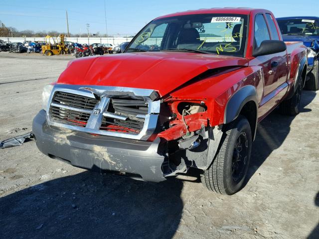 1D7HE22NX5S151552 - 2005 DODGE DAKOTA ST RED photo 2