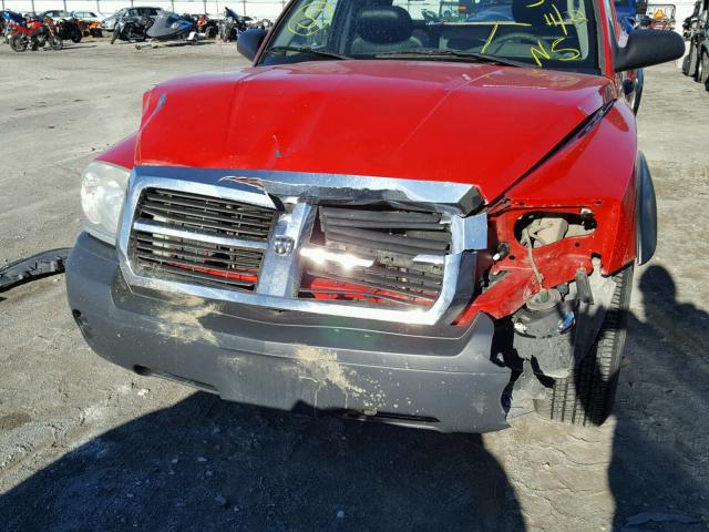 1D7HE22NX5S151552 - 2005 DODGE DAKOTA ST RED photo 9