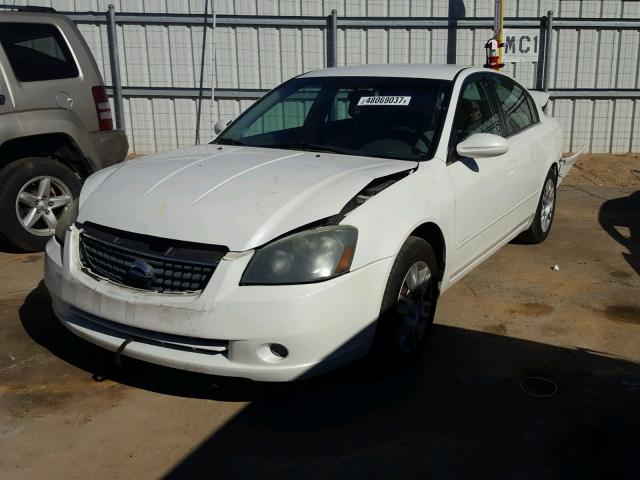 1N4AL11D85C116772 - 2005 NISSAN ALTIMA S WHITE photo 2