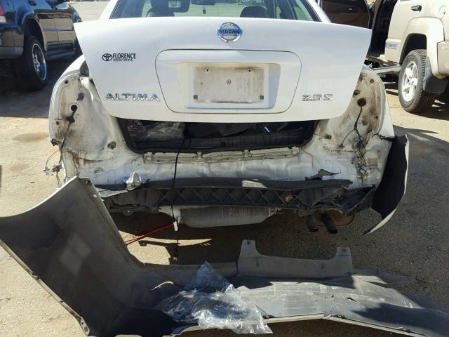 1N4AL11D85C116772 - 2005 NISSAN ALTIMA S WHITE photo 9