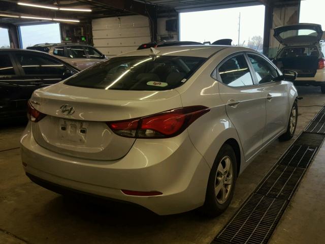 5NPDH4AE4FH644432 - 2015 HYUNDAI ELANTRA SE SILVER photo 4