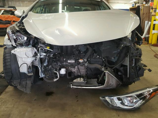 5NPDH4AE4FH644432 - 2015 HYUNDAI ELANTRA SE SILVER photo 9