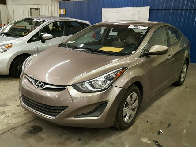 5NPDH4AE4GH700029 - 2016 HYUNDAI ELANTRA SE BROWN photo 2