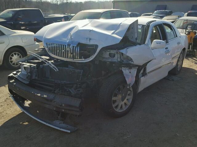 2LNBL8CV3BX751633 - 2011 LINCOLN TOWN CAR S WHITE photo 2