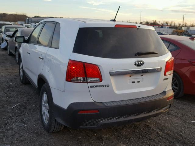 5XYKT3A16BG160664 - 2011 KIA SORENTO BA WHITE photo 3