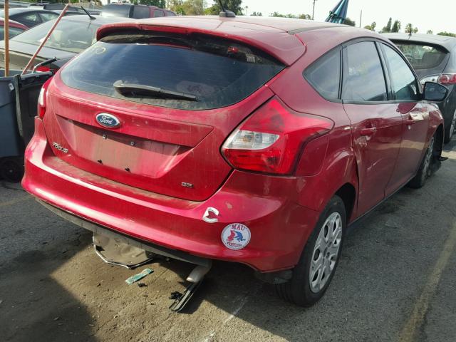 1FAHP3K2XCL268027 - 2012 FORD FOCUS SE RED photo 4