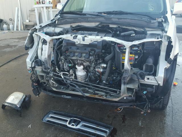 2HKYF18446H525430 - 2006 HONDA PILOT EX SILVER photo 9