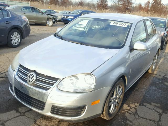 3VWJM71K18M093666 - 2008 VOLKSWAGEN JETTA S 银色 照片 2