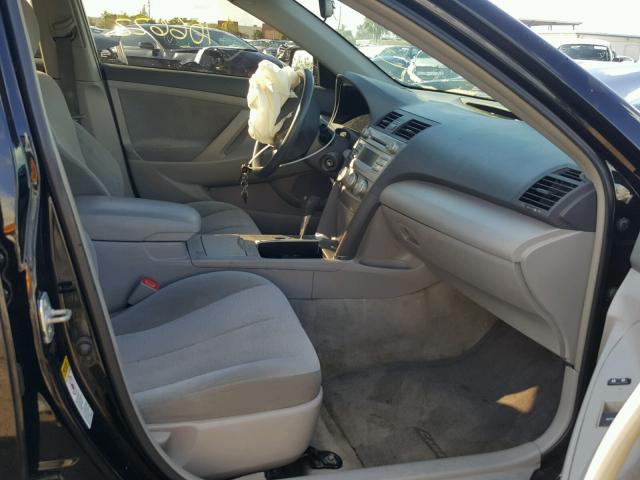 4T1BF3EK6AU076573 - 2010 TOYOTA CAMRY BASE BLACK photo 5