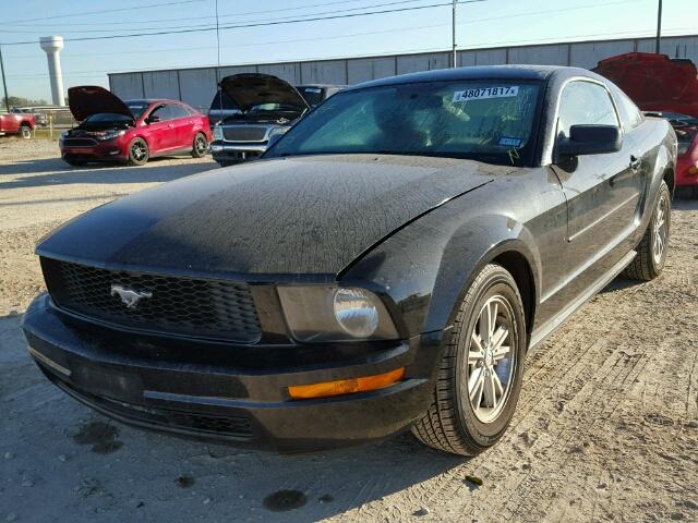 1ZVHT80N185201082 - 2008 FORD MUSTANG BLACK photo 2