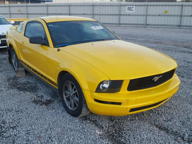 1ZVFT80N955252283 - 2005 FORD MUSTANG YELLOW photo 1