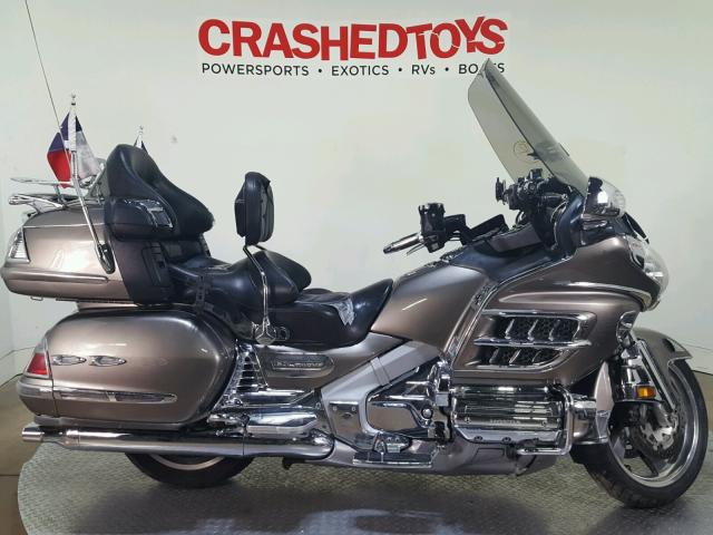 1HFSC47H46A505891 - 2006 HONDA GL1800 GRAY photo 1