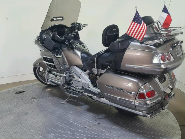 1HFSC47H46A505891 - 2006 HONDA GL1800 GRAY photo 6