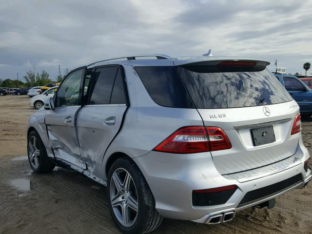 4JGDA7EB0FA570984 - 2015 MERCEDES-BENZ ML 63 AMG SILVER photo 3