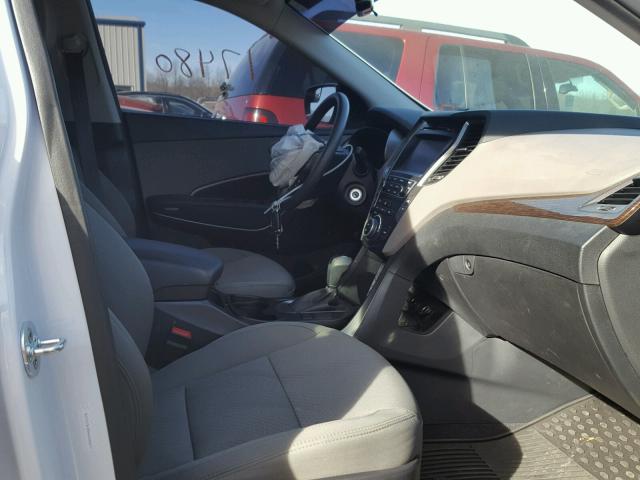 5XYZU3LB8HG434277 - 2017 HYUNDAI SANTA FE S WHITE photo 5