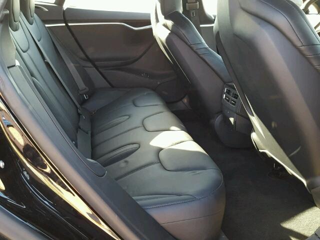 5YJSA1E12GF174581 - 2016 TESLA MODEL S Սև լուսանկար 6