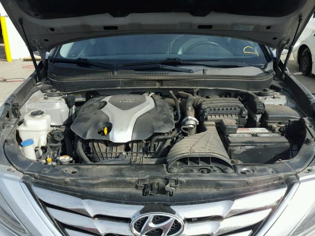 5NPEC4AB0DH641596 - 2013 HYUNDAI SONATA SE SILVER photo 7