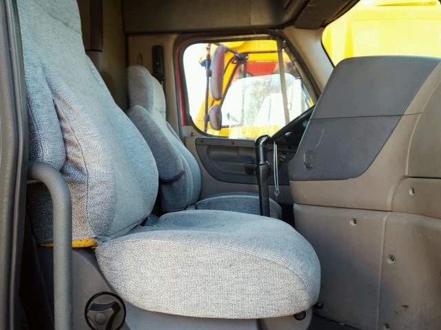 1FUJGLDR0BLAY4280 - 2011 FREIGHTLINER CASCADIA 1 RED photo 5