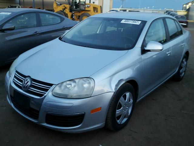 3VWPG71K75M646950 - 2005 VOLKSWAGEN NEW JETTA SILVER photo 2