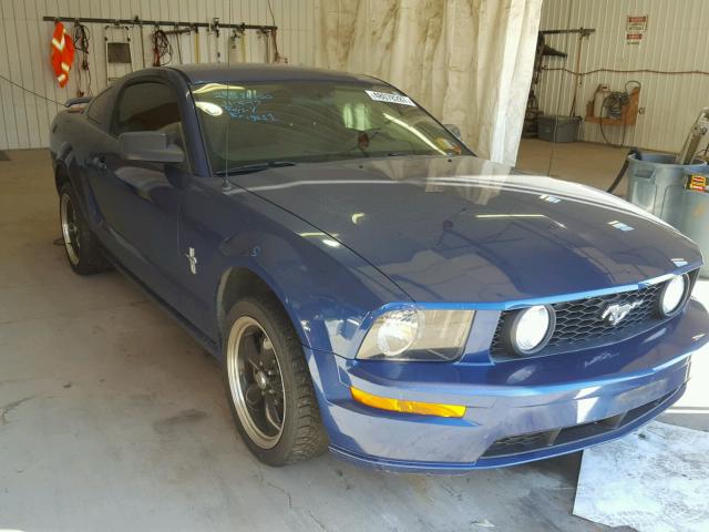 1ZVFT80N675229143 - 2007 FORD MUSTANG BLUE photo 1