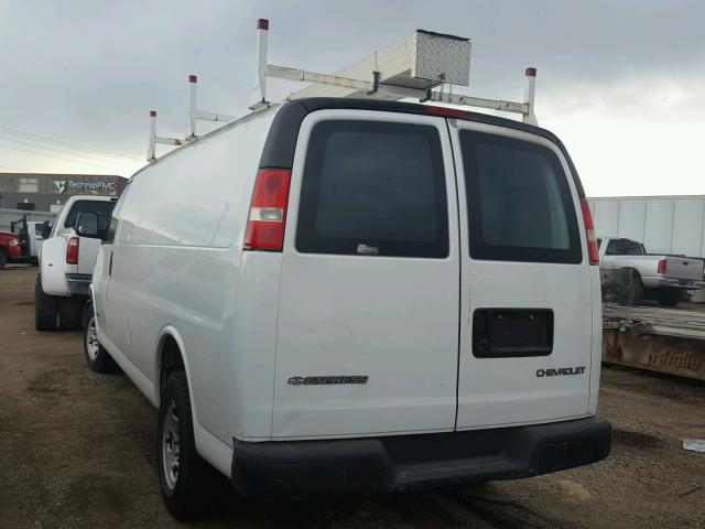 1GCGG29U131170328 - 2003 CHEVROLET EXPRESS G2 WHITE photo 3