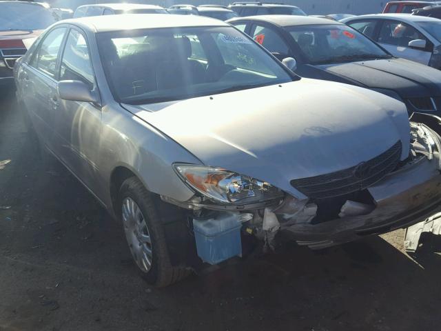 4T1BE32K42U558919 - 2002 TOYOTA CAMRY LE 金色 照片 1