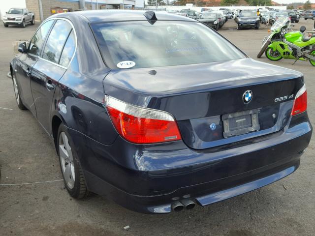 WBANF33506CS35984 - 2006 BMW 525 XI BLUE photo 3