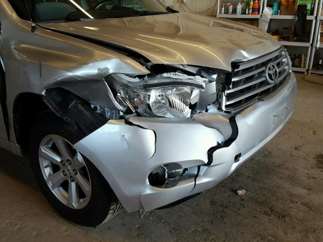 JTEES41A882084921 - 2008 TOYOTA HIGHLANDER SILVER photo 9