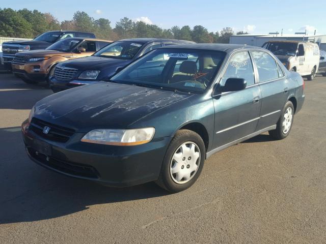 1HGCG6653XA154237 - 1999 HONDA ACCORD LX GREEN photo 2