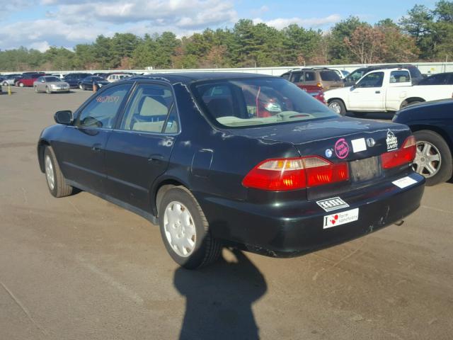 1HGCG6653XA154237 - 1999 HONDA ACCORD LX GREEN photo 3