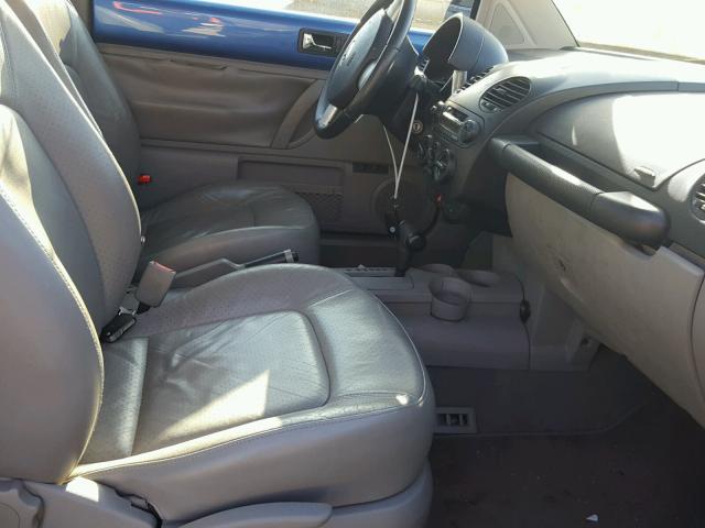 3VWCC21C4XM460243 - 1999 VOLKSWAGEN NEW BEETLE 蓝色 照片 5