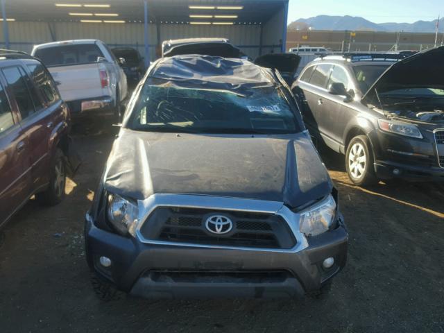 3TMLU4EN0FM173682 - 2015 TOYOTA TACOMA DOU GRAY photo 9