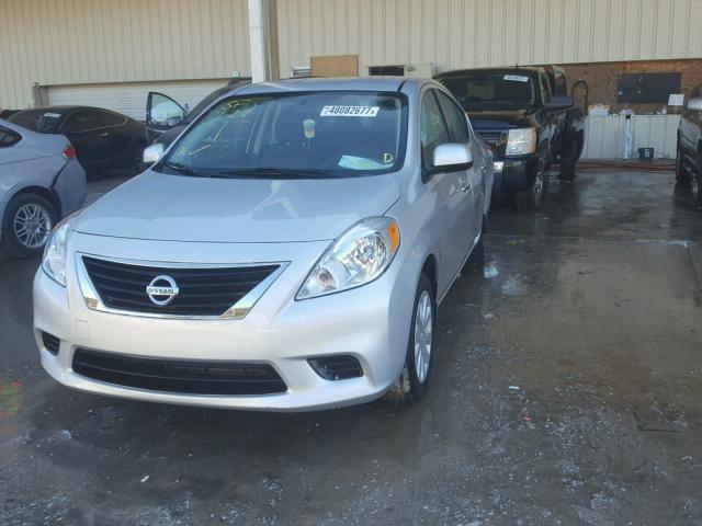 3N1CN7AP8CL935165 - 2012 NISSAN VERSA S SILVER photo 2