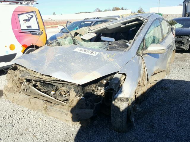 KNAFK4A61F5267719 - 2015 KIA FORTE LX SILVER photo 2