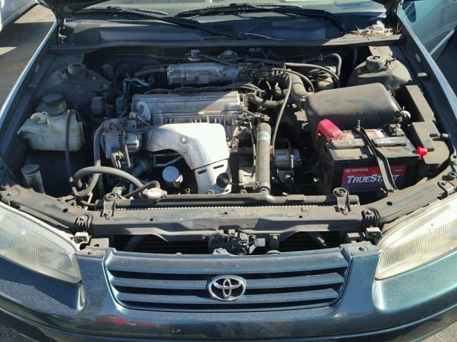 4T1BG22K2WU372113 - 1998 TOYOTA CAMRY CE GREEN photo 7