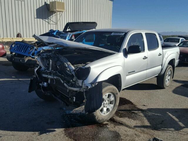 3TMJU4GN6BM116823 - 2011 TOYOTA TACOMA DOU SILVER photo 2