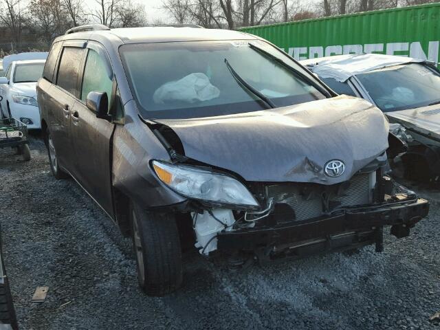 5TDKK3DC8FS599583 - 2015 TOYOTA SIENNA LE GRAY photo 1