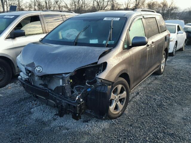 5TDKK3DC8FS599583 - 2015 TOYOTA SIENNA LE GRAY photo 2