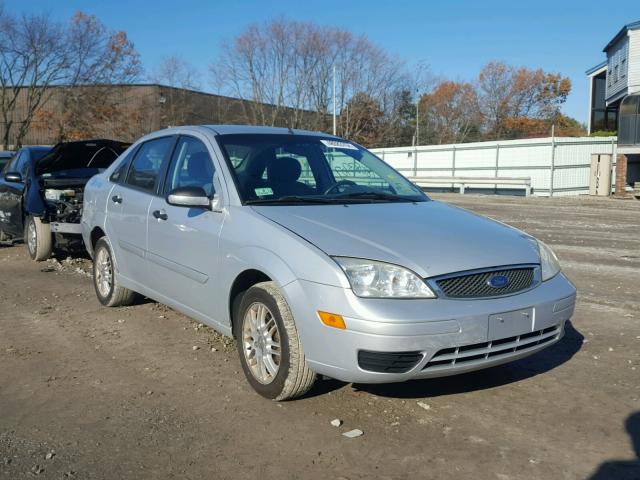 1FAFP34N65W238667 - 2005 FORD FOCUS ZX4 SILVER photo 1